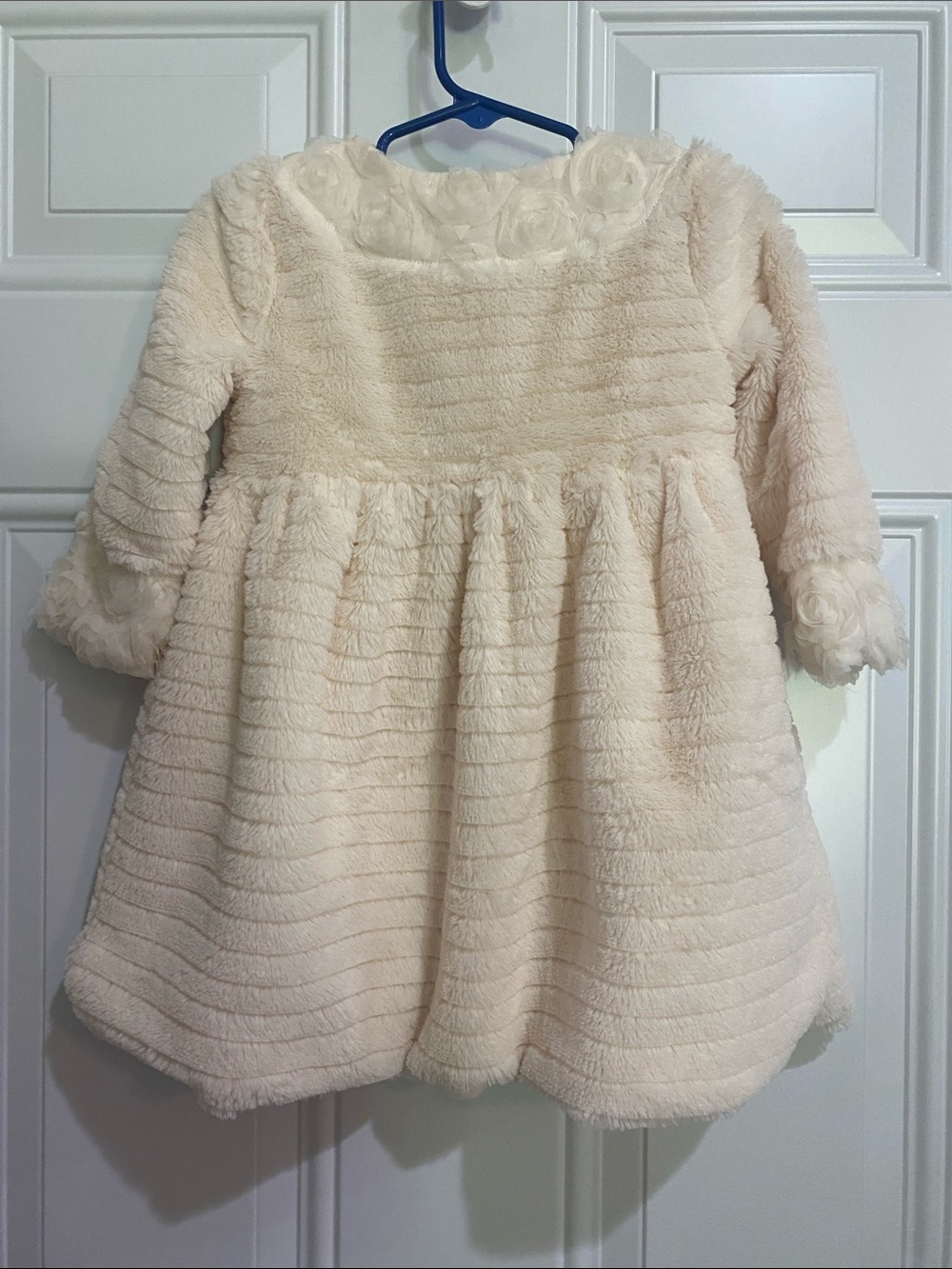 Blueberi Boulevard Cream Plush Flower Trim Coat - Picture 7 of 8